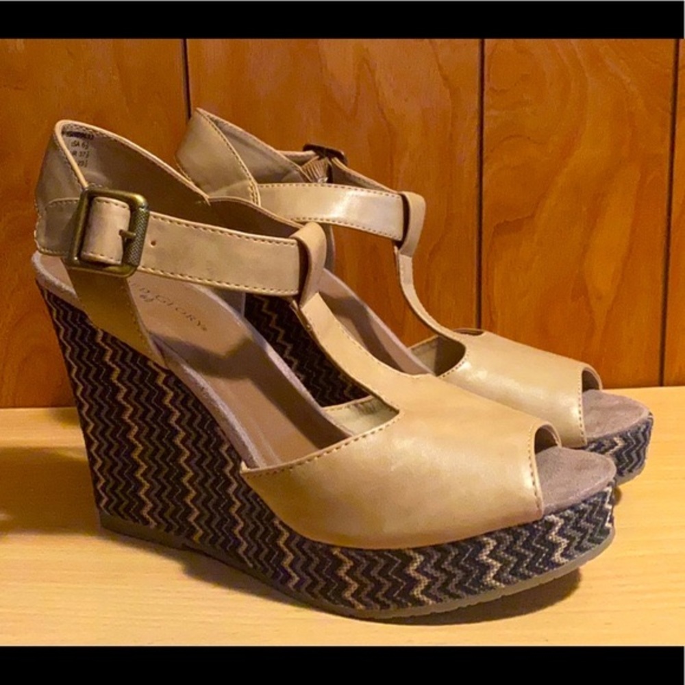 Faded Glory with Missoni Inspired Zig Zag Wedge Size 6.5